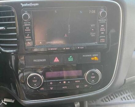 Чорний Міцубісі Аутлендер, об'ємом двигуна 3 л та пробігом 105 тис. км за 18200 $, фото 12 на Automoto.ua