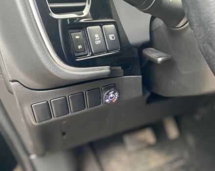 Черный Мицубиси Аутлендер, объемом двигателя 2.4 л и пробегом 185 тыс. км за 14300 $, фото 8 на Automoto.ua