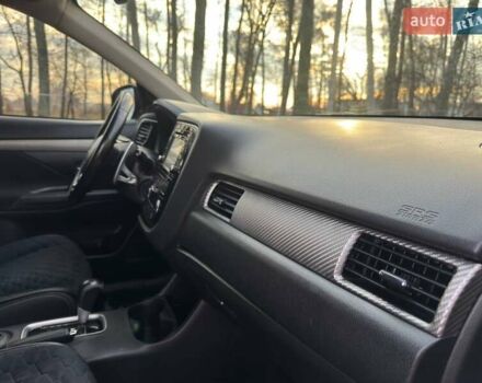 Черный Мицубиси Аутлендер, объемом двигателя 3 л и пробегом 99 тыс. км за 15800 $, фото 38 на Automoto.ua