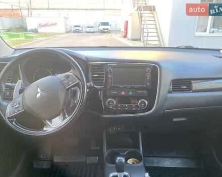 Чорний Міцубісі Аутлендер, об'ємом двигуна 3 л та пробігом 105 тис. км за 18200 $, фото 17 на Automoto.ua