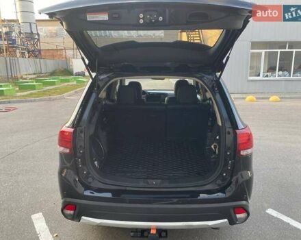 Чорний Міцубісі Аутлендер, об'ємом двигуна 3 л та пробігом 105 тис. км за 18200 $, фото 18 на Automoto.ua