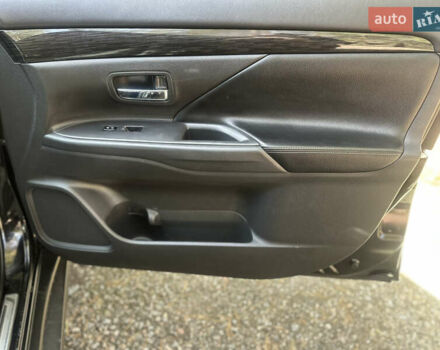 Мицубиси Аутлендер 2016 в Киеве на Automoto.ua Черный Мицубиси Аутлендер, объемом двигателя 3 л и пробегом 248 тыс. км за 15500 $, фото 14 на Automoto.ua