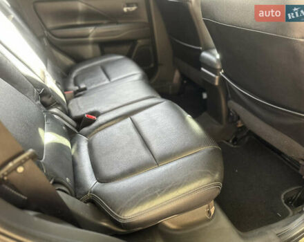 Мицубиси Аутлендер 2016 в Киеве на Automoto.ua Черный Мицубиси Аутлендер, объемом двигателя 3 л и пробегом 248 тыс. км за 15500 $, фото 12 на Automoto.ua