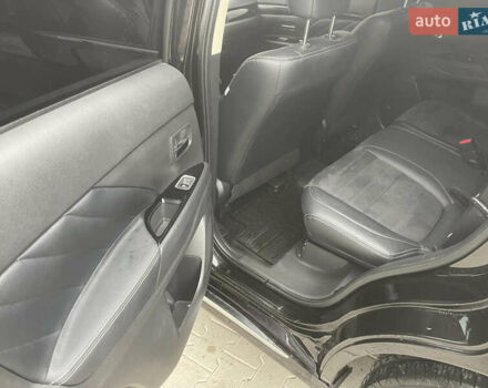 Чорний Міцубісі Аутлендер, об'ємом двигуна 2 л та пробігом 145 тис. км за 21200 $, фото 10 на Automoto.ua