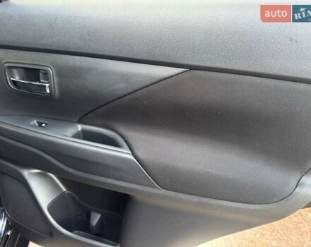 Черный Мицубиси Аутлендер, объемом двигателя 3 л и пробегом 99 тыс. км за 15800 $, фото 33 на Automoto.ua