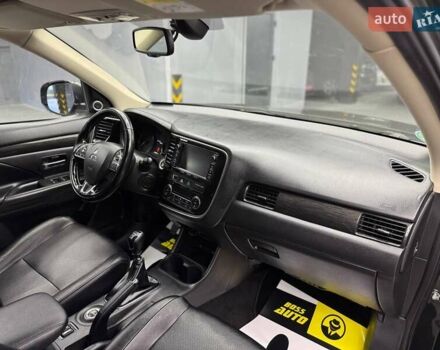 Міцубісі Аутлендер 2016 у Чернівцях на Automoto.ua Чорний Міцубісі Аутлендер, об'ємом двигуна 2.2 л та пробігом 214 тис. км за 20400 $, фото 17 на Automoto.ua