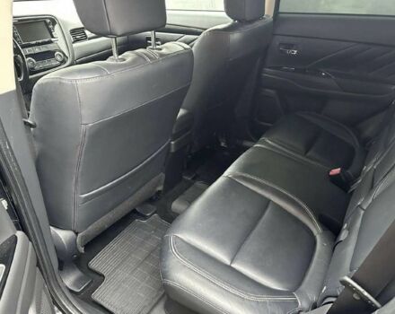 Чорний Міцубісі Аутлендер, об'ємом двигуна 0 л та пробігом 135 тис. км за 8600 $, фото 9 на Automoto.ua