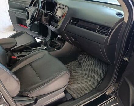 Черный Мицубиси Аутлендер, объемом двигателя 2.36 л и пробегом 120 тыс. км за 16900 $, фото 33 на Automoto.ua