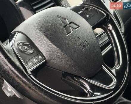 Черный Мицубиси Аутлендер, объемом двигателя 3 л и пробегом 99 тыс. км за 15980 $, фото 25 на Automoto.ua