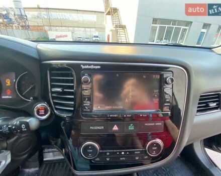 Чорний Міцубісі Аутлендер, об'ємом двигуна 3 л та пробігом 105 тис. км за 18200 $, фото 1 на Automoto.ua