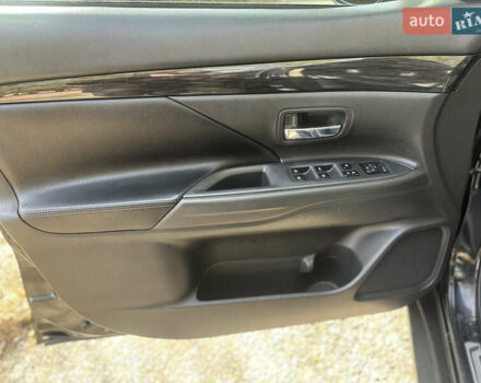 Мицубиси Аутлендер 2016 в Киеве на Automoto.ua Черный Мицубиси Аутлендер, объемом двигателя 3 л и пробегом 248 тыс. км за 15500 $, фото 8 на Automoto.ua