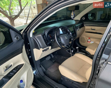 Мицубиси Аутлендер 2016 в Запорожье на Automoto.ua Черный Мицубиси Аутлендер, объемом двигателя 2.36 л и пробегом 197 тыс. км за 16000 $, фото 10 на Automoto.ua