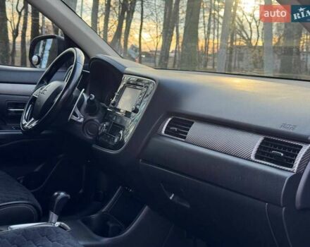 Черный Мицубиси Аутлендер, объемом двигателя 3 л и пробегом 99 тыс. км за 15800 $, фото 36 на Automoto.ua