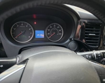 Чорний Міцубісі Аутлендер, об'ємом двигуна 2.4 л та пробігом 195 тис. км за 15138 $, фото 4 на Automoto.ua