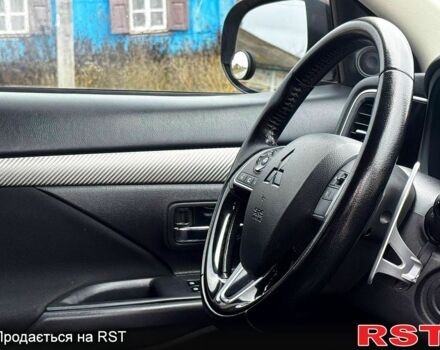 Чорний Міцубісі Аутлендер, об'ємом двигуна 3 л та пробігом 99 тис. км за 15998 $, фото 12 на Automoto.ua