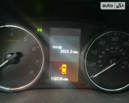 Черный Мицубиси Аутлендер, объемом двигателя 2.36 л и пробегом 190 тыс. км за 13500 $, фото 5 на Automoto.ua