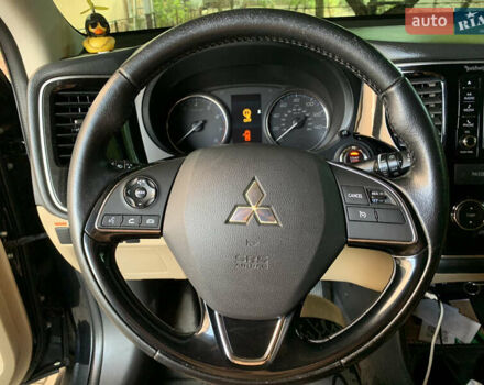 Мицубиси Аутлендер 2016 в Запорожье на Automoto.ua Черный Мицубиси Аутлендер, объемом двигателя 2.36 л и пробегом 197 тыс. км за 16000 $, фото 14 на Automoto.ua