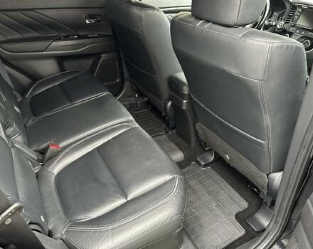 Чорний Міцубісі Аутлендер, об'ємом двигуна 0 л та пробігом 135 тис. км за 8600 $, фото 7 на Automoto.ua