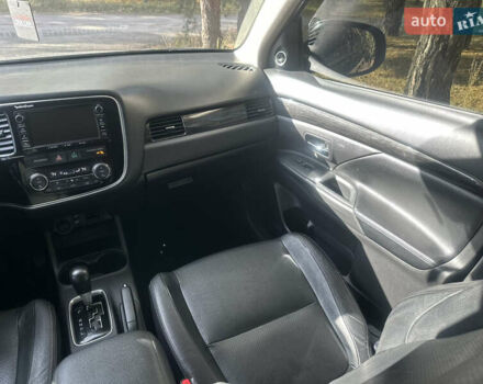 Мицубиси Аутлендер 2016 в Киеве на Automoto.ua Черный Мицубиси Аутлендер, объемом двигателя 3 л и пробегом 248 тыс. км за 15500 $, фото 17 на Automoto.ua