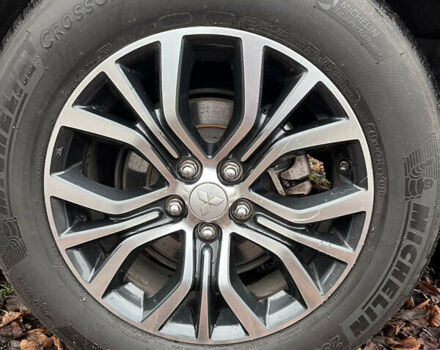 Чорний Міцубісі Аутлендер, об'ємом двигуна 2.36 л та пробігом 110 тис. км за 17500 $, фото 16 на Automoto.ua