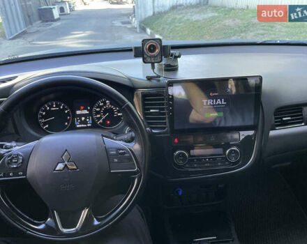 Чорний Міцубісі Аутлендер, об'ємом двигуна 2.36 л та пробігом 150 тис. км за 13500 $, фото 7 на Automoto.ua