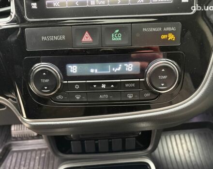 Чорний Міцубісі Аутлендер, об'ємом двигуна 2.4 л та пробігом 110 тис. км за 17290 $, фото 26 на Automoto.ua