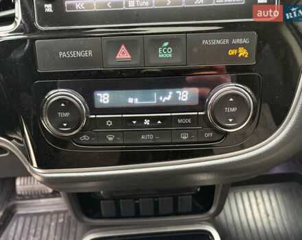 Чорний Міцубісі Аутлендер, об'ємом двигуна 2.4 л та пробігом 110 тис. км за 17290 $, фото 26 на Automoto.ua