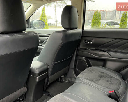 Черный Мицубиси Аутлендер, объемом двигателя 2 л и пробегом 96 тыс. км за 22750 $, фото 20 на Automoto.ua