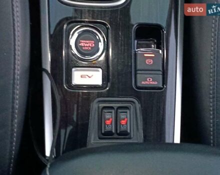 Чорний Міцубісі Аутлендер, об'ємом двигуна 2 л та пробігом 115 тис. км за 23700 $, фото 29 на Automoto.ua