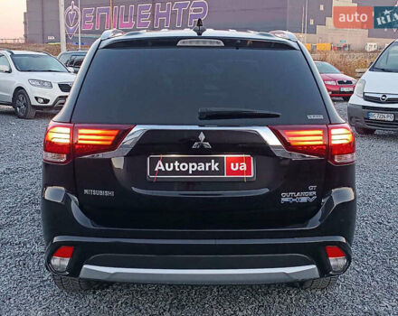 Чорний Міцубісі Аутлендер, об'ємом двигуна 2 л та пробігом 115 тис. км за 23700 $, фото 6 на Automoto.ua