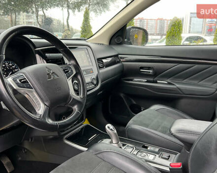 Черный Мицубиси Аутлендер, объемом двигателя 2 л и пробегом 96 тыс. км за 22750 $, фото 9 на Automoto.ua