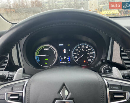 Черный Мицубиси Аутлендер, объемом двигателя 2 л и пробегом 76 тыс. км за 20800 $, фото 13 на Automoto.ua