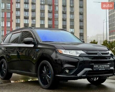 Чорний Міцубісі Аутлендер, об'ємом двигуна 2 л та пробігом 79 тис. км за 22900 $, фото 5 на Automoto.ua