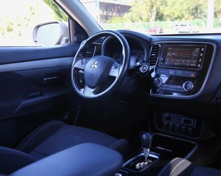 Черный Мицубиси Аутлендер, объемом двигателя 2.4 л и пробегом 130 тыс. км за 16200 $, фото 10 на Automoto.ua