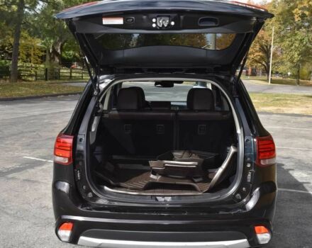 Чорний Міцубісі Аутлендер, об'ємом двигуна 2 л та пробігом 45 тис. км за 14000 $, фото 12 на Automoto.ua