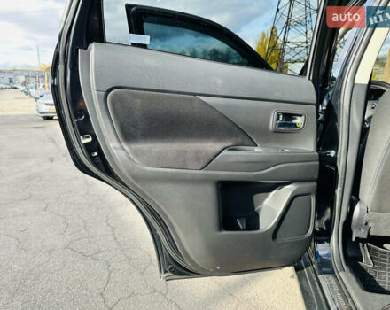 Міцубісі Аутлендер 2018 у Харкові на Automoto.ua Чорний Міцубісі Аутлендер, об'ємом двигуна 2.4 л та пробігом 130 тис. км за 15900 $, фото 17 на Automoto.ua