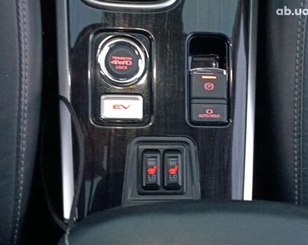 Черный Мицубиси Аутлендер, объемом двигателя 2 л и пробегом 115 тыс. км за 23700 $, фото 29 на Automoto.ua