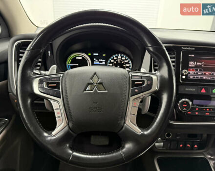 Чорний Міцубісі Аутлендер, об'ємом двигуна 2 л та пробігом 67 тис. км за 22999 $, фото 10 на Automoto.ua
