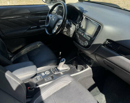 Черный Мицубиси Аутлендер, объемом двигателя 2 л и пробегом 54 тыс. км за 21500 $, фото 6 на Automoto.ua