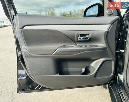 Міцубісі Аутлендер 2018 у Харкові на Automoto.ua Чорний Міцубісі Аутлендер, об'ємом двигуна 2.4 л та пробігом 130 тис. км за 15900 $, фото 15 на Automoto.ua