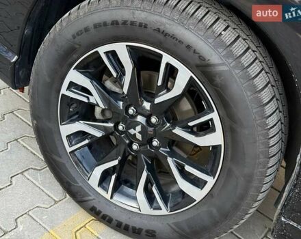 Черный Мицубиси Аутлендер, объемом двигателя 2 л и пробегом 67 тыс. км за 23000 $, фото 12 на Automoto.ua