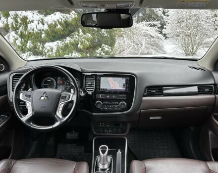 Черный Мицубиси Аутлендер, объемом двигателя 2 л и пробегом 65 тыс. км за 13200 $, фото 7 на Automoto.ua