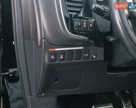 Чорний Міцубісі Аутлендер, об'ємом двигуна 2 л та пробігом 115 тис. км за 23700 $, фото 20 на Automoto.ua