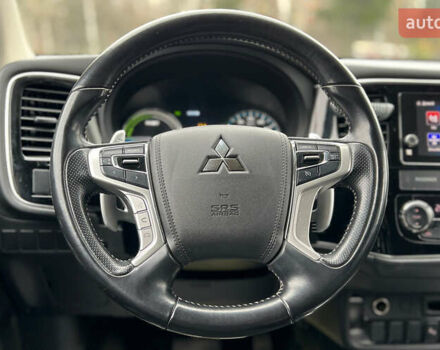 Черный Мицубиси Аутлендер, объемом двигателя 2 л и пробегом 96 тыс. км за 22750 $, фото 10 на Automoto.ua