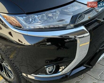 Черный Мицубиси Аутлендер, объемом двигателя 2 л и пробегом 67 тыс. км за 23000 $, фото 7 на Automoto.ua