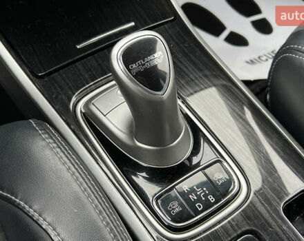 Черный Мицубиси Аутлендер, объемом двигателя 2 л и пробегом 96 тыс. км за 22750 $, фото 16 на Automoto.ua