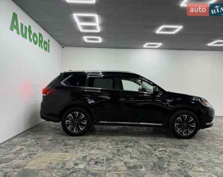 Чорний Міцубісі Аутлендер, об'ємом двигуна 2 л та пробігом 67 тис. км за 22999 $, фото 3 на Automoto.ua