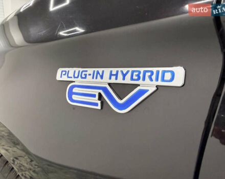 Чорний Міцубісі Аутлендер, об'ємом двигуна 2 л та пробігом 67 тис. км за 22999 $, фото 25 на Automoto.ua