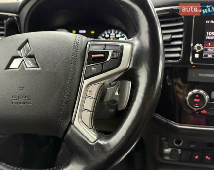 Чорний Міцубісі Аутлендер, об'ємом двигуна 2 л та пробігом 67 тис. км за 22999 $, фото 12 на Automoto.ua