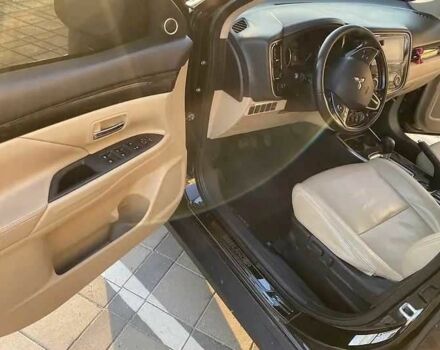 Черный Мицубиси Аутлендер, объемом двигателя 2.4 л и пробегом 75 тыс. км за 13000 $, фото 8 на Automoto.ua